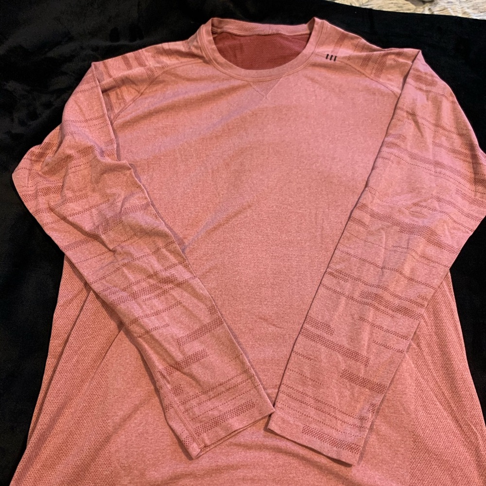 Men’s Lululemon Long Sleeve Shirt